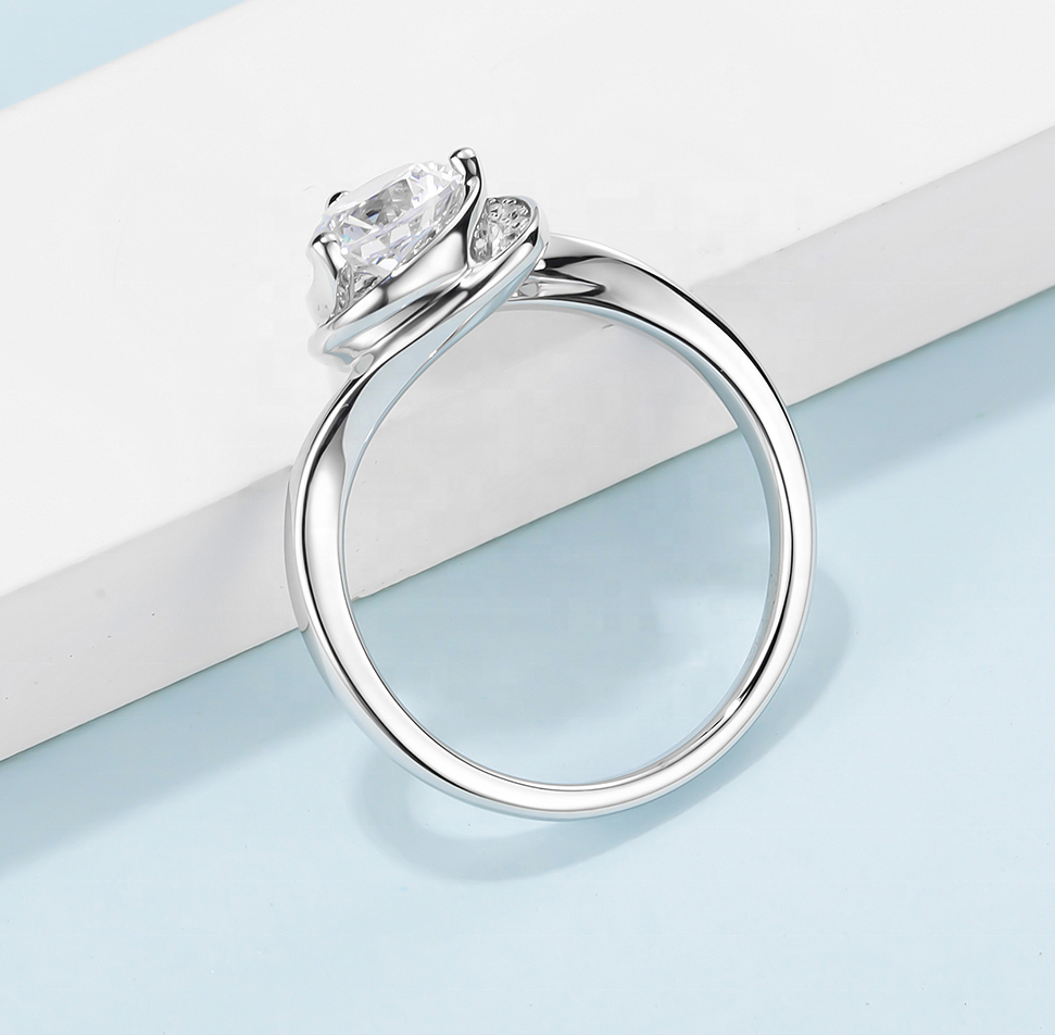 Хайр сэтгэл 6.5 мм моиссанит бөгж