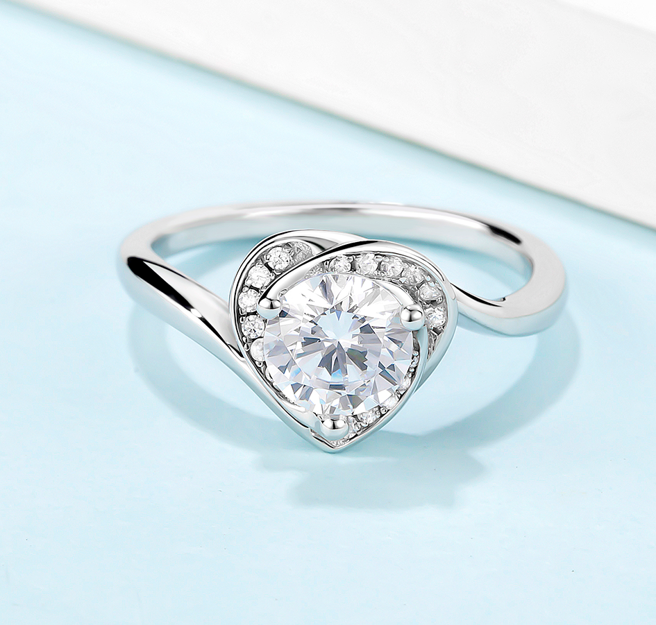 Хайр сэтгэл 6.5 мм моиссанит бөгж