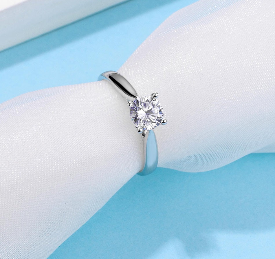 0.5ct моиссанит алмаз сүйн бөгж  18K алтаар бүрсэн