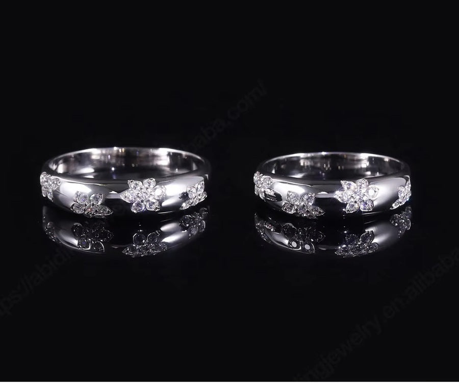 Цэцэгт 18К цагаан алтаар бүрсэн хуримын моиссанит алмаз хос бөгж