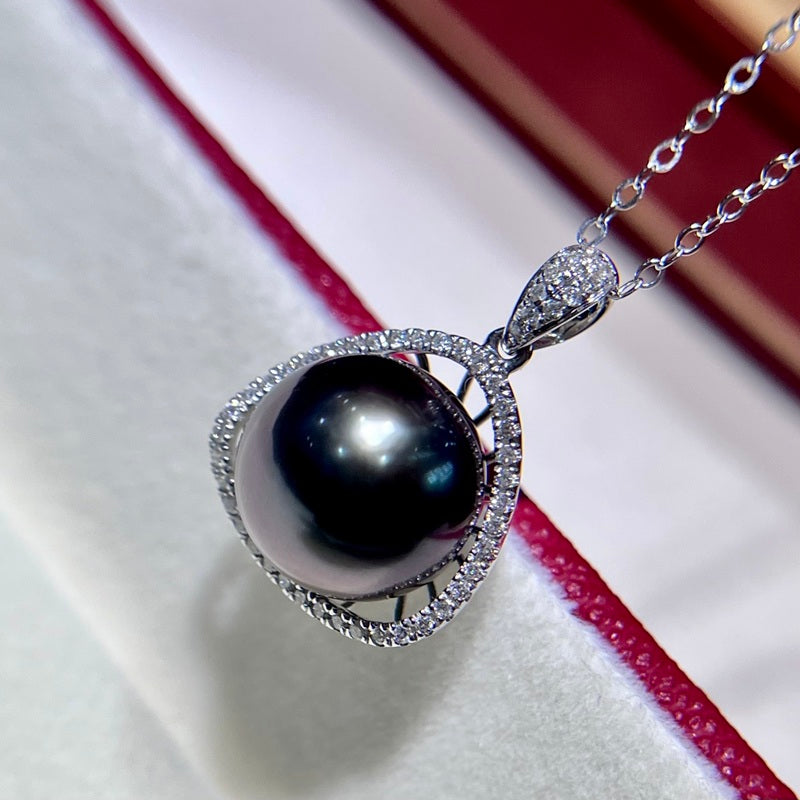 Tahitian хар сувд 18К Алт очир алмаазтай зүүлт