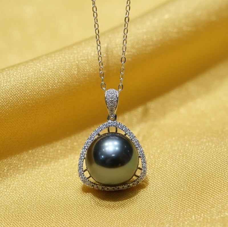 Tahitian хар сувд 18К Алт очир алмаазтай зүүлт