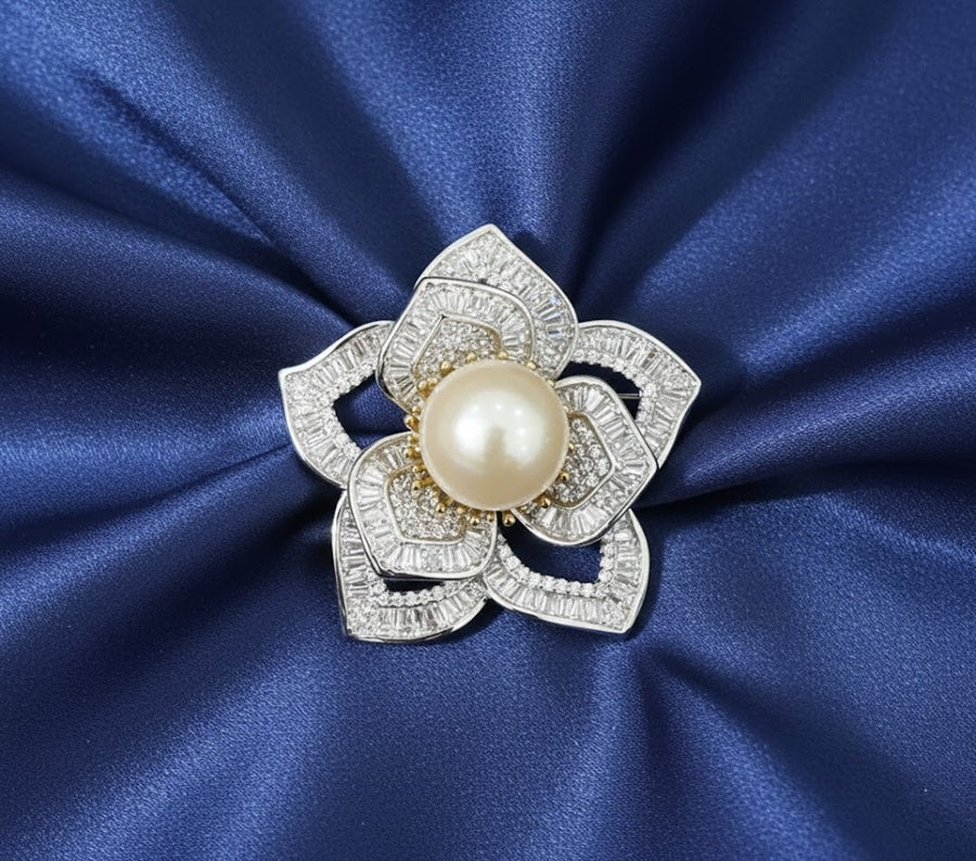 Байгалийн сувдан энгэрийн зүүлт