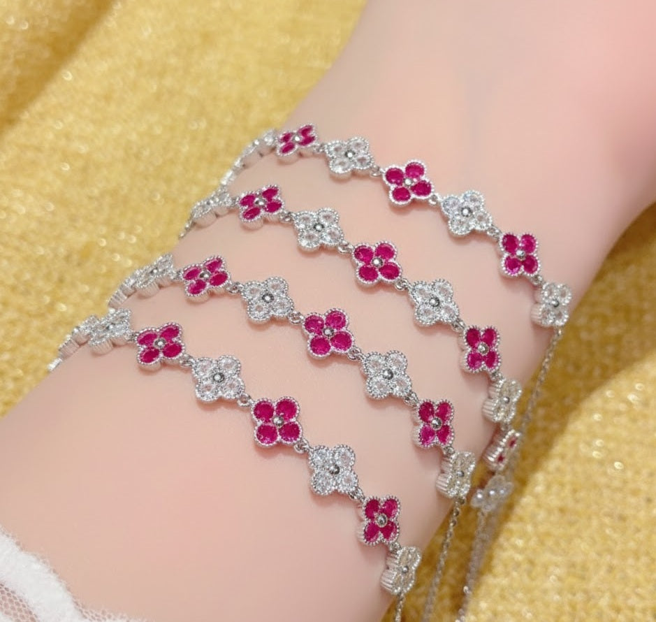 Лаб бадмаараг цэцэг мөнгөн бугуйвч