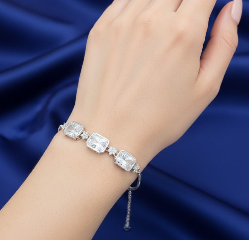 Тэгш өнцөгт циркон мөнгөн бугуйвч