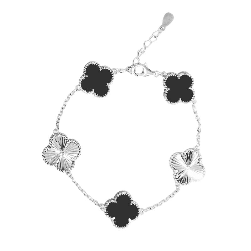 Хар Мана урласан мөнгөн бугуйвч