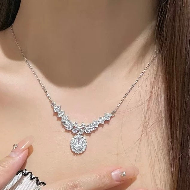 Зууван D өнгө 8.0 мм моиссанит зүүлт
