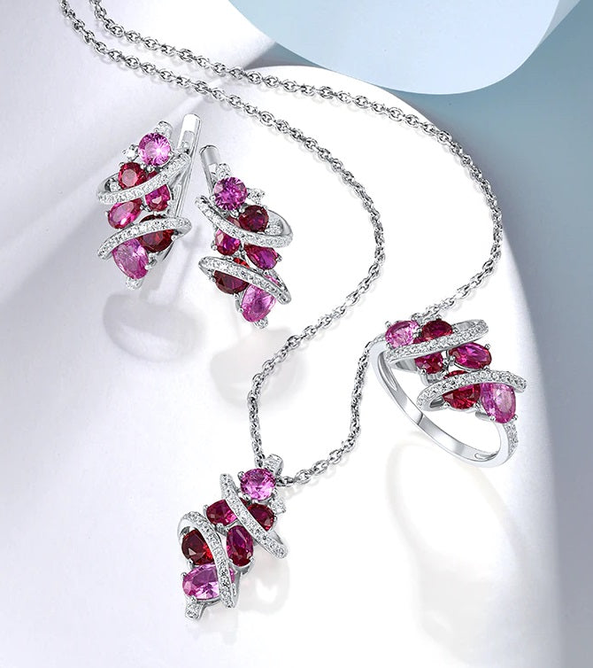 Бадмаараг,ягаан индранил алтаар бүрсэн мөнгөн хослол